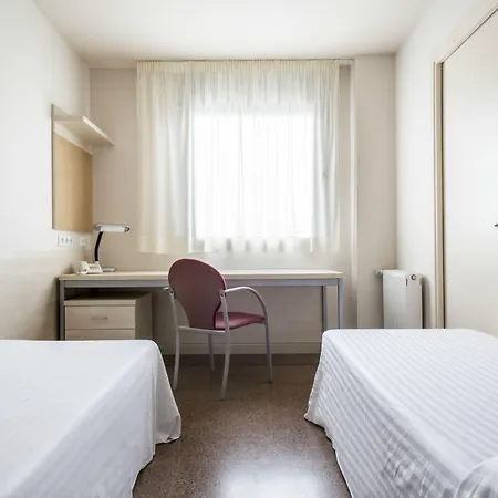 Residencia Universitaria Resa Manuel Agud Querol *