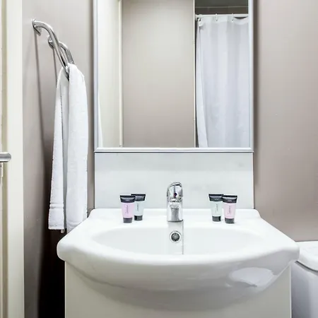 Residencia Universitaria Resa Manuel Agud Querol شقة