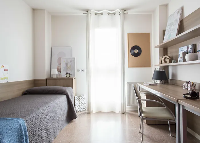 Residencia Universitaria Resa Manuel Agud Querol Apartment *