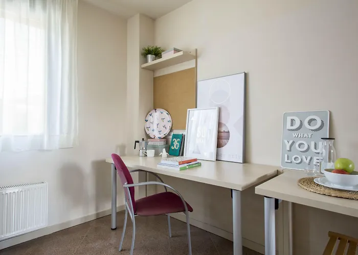 Residencia Universitaria Resa Manuel Agud Querol Apartment