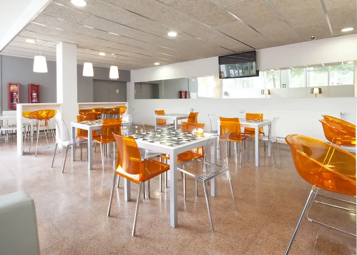 Residencia Universitaria Resa Manuel Agud Querol Apartment *