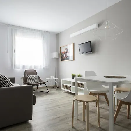 Residencia Universitaria Resa Manuel Agud Querol *