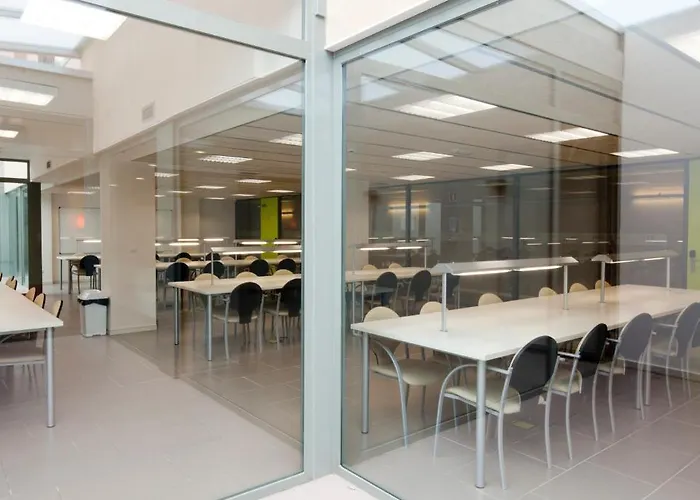 Residencia Universitaria Resa Manuel Agud Querol شقة