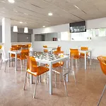 Residencia Universitaria Resa Manuel Agud Querol Apartman *