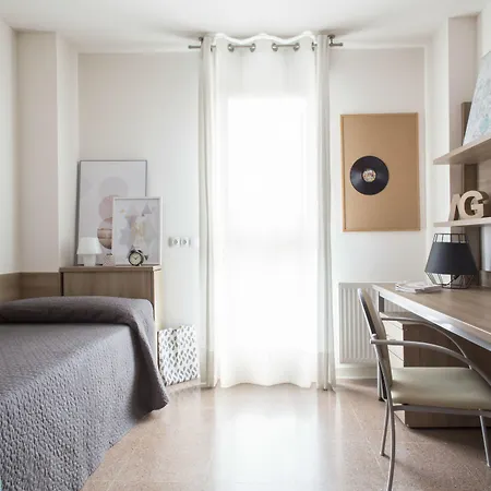 Residencia Universitaria Resa Manuel Agud Querol Apartamento *