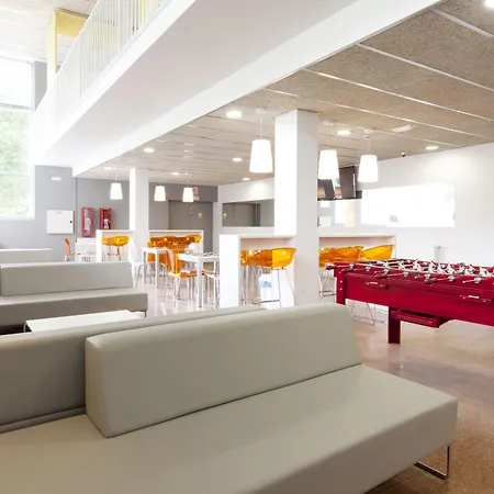 Residencia Universitaria Resa Manuel Agud Querol * San Sebastián