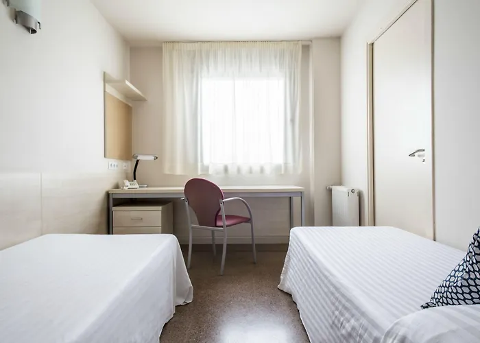 Residencia Universitaria Resa Manuel Agud Querol *